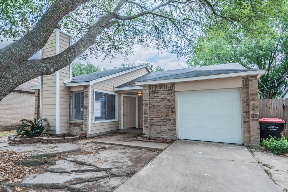 7522 Pepperbrook Dr, Houston, TX 77041 - photo 1