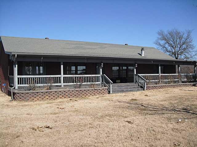 19630 Meadows Dr, Tecumseh, OK 74873 - photo 1