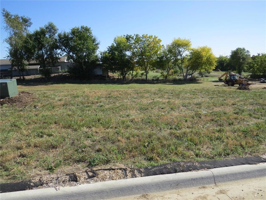 3327 Sokol Ln SW, Cedar Rapids, IA 52404 - photo 1