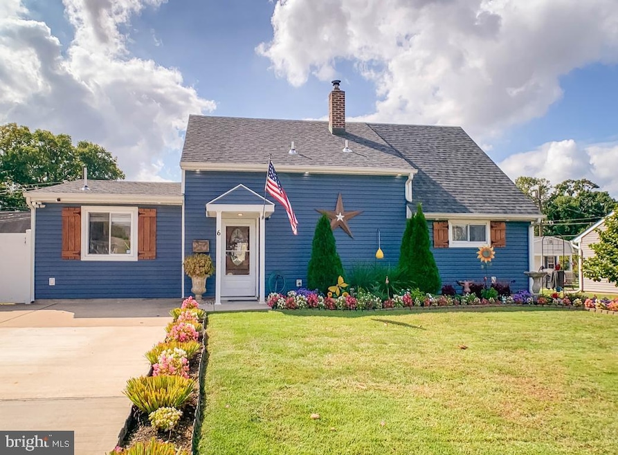 6 Horseshoe Ln, Levittown, PA 19055 - photo 1