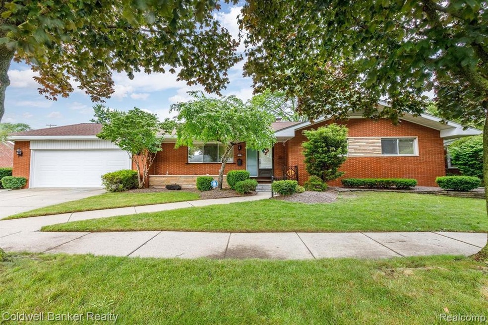 17817 Homer St-2.jpg