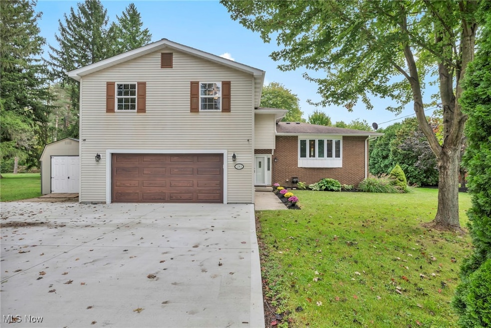 1383 Sherman St, Geneva, OH 44041 - photo 1