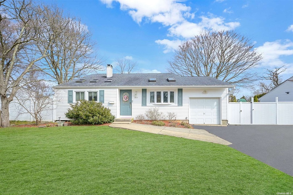 3011 Falcon Ave, Medford, NY 11763 - photo 1