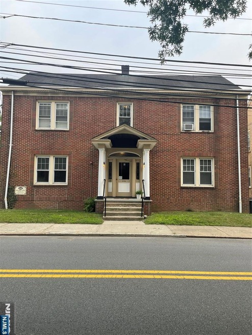 446 Wagaraw Rd unit 1, Fair Lawn, NJ 07410 - photo 1