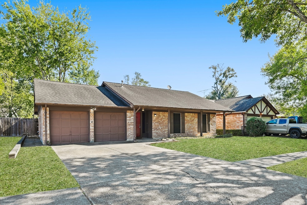 16334 Hollow Wood Dr, Houston, TX 77090 - photo 1