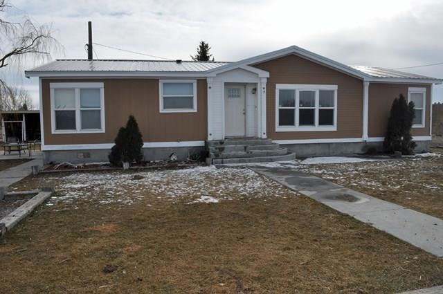 370 N 300 W, Blackfoot, ID 83221 - photo 1