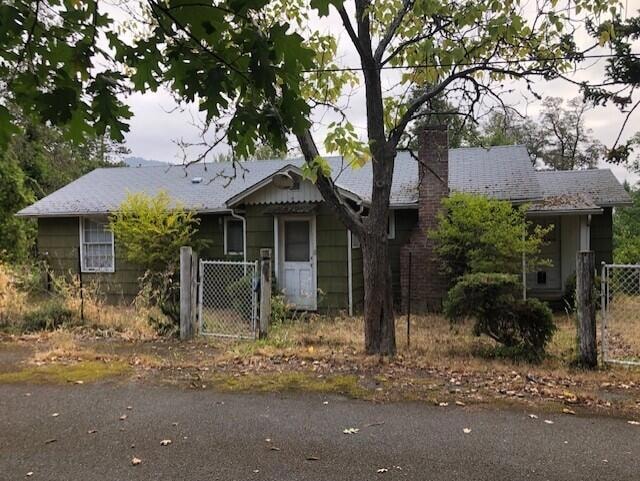 432 NW Pleasant View Dr, Grants Pass, OR 97526 - photo 1