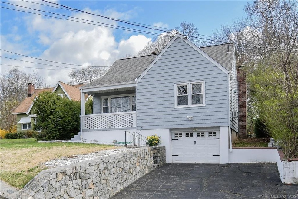 2114 Stratfield Rd, Fairfield, CT 06825 - photo 1