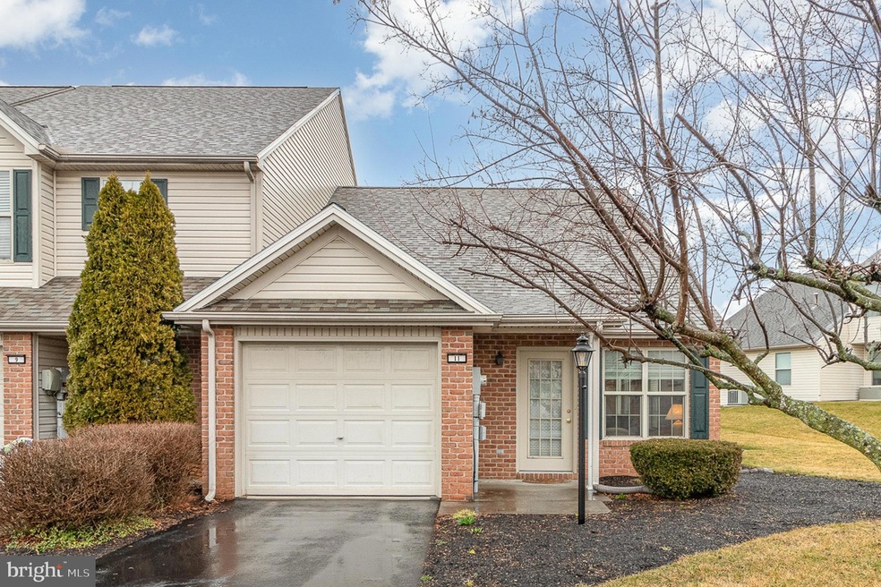 11 Tommy Ln, Enola, PA 17025 - photo 1