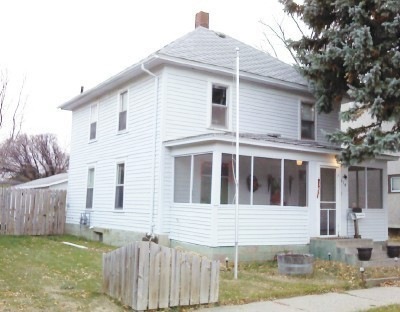 Front of Home<|><|>
