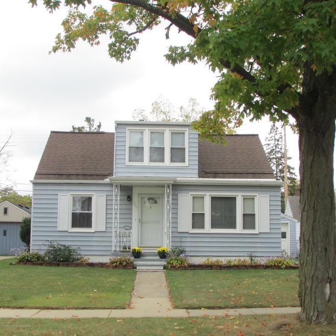 1617 W Barnes Ave, Lansing, MI 48910 - photo 1