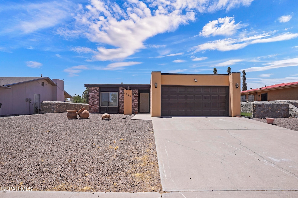 1509 Opossum Cir, Horizon City, TX 79928 - photo 1