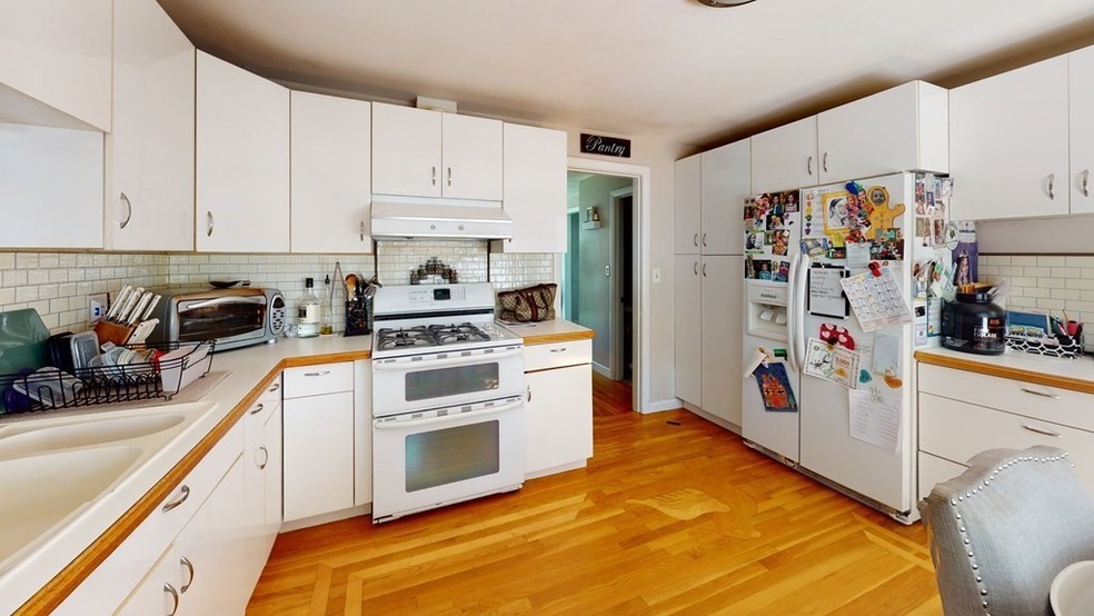 37 Centre St unit 1, Natick, MA 01760 - photo 1