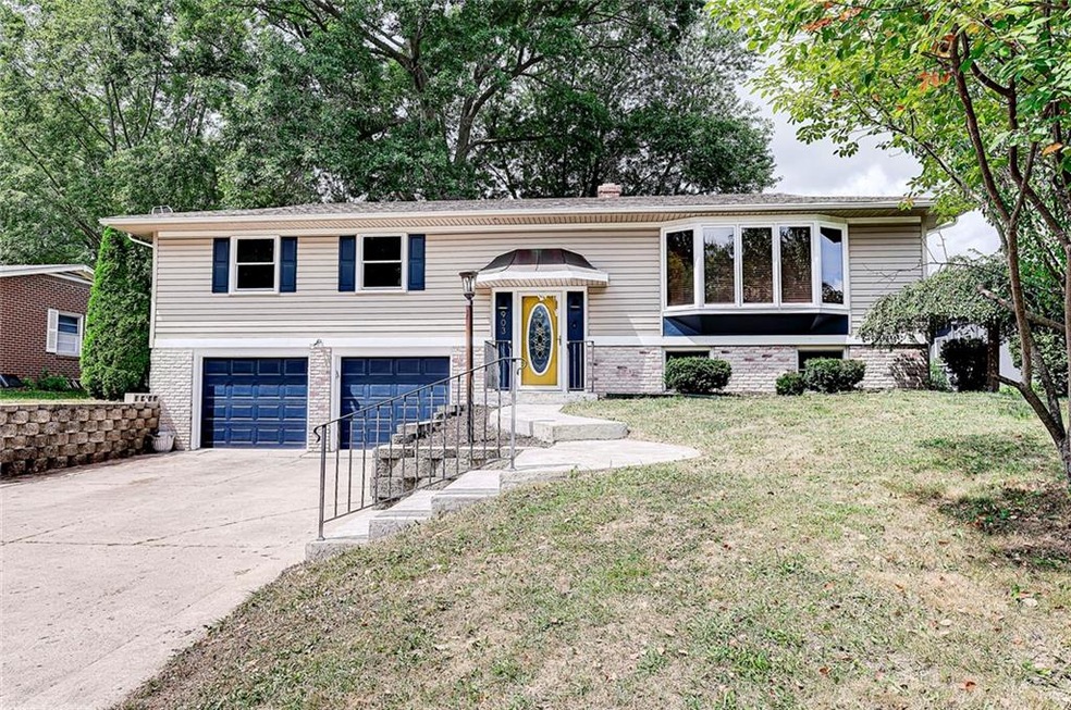 903 Bittersweet Ln, Anderson, IN 46011 - photo 1