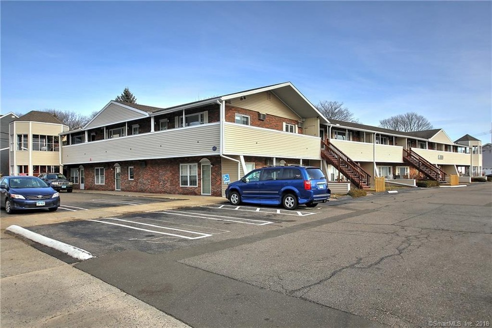 157 1/2 Kings Hwy unit J, Milford, CT 06460 - photo 1
