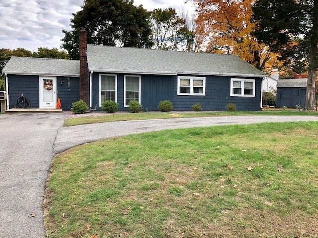 194 Richmond Dr, Warwick, RI 02888 - photo 1