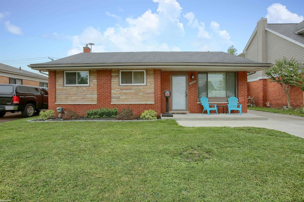 30428 Charmaine St, Roseville, MI 48066 - photo 1