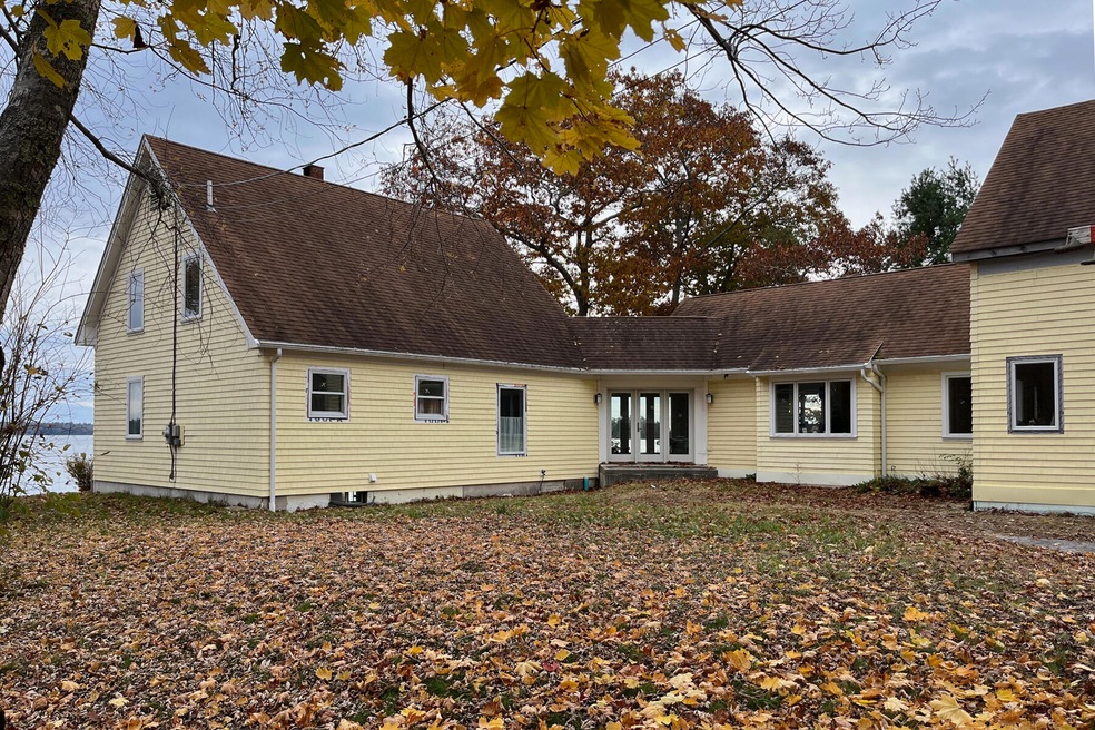 361 Lower Flying Point Rd, Freeport