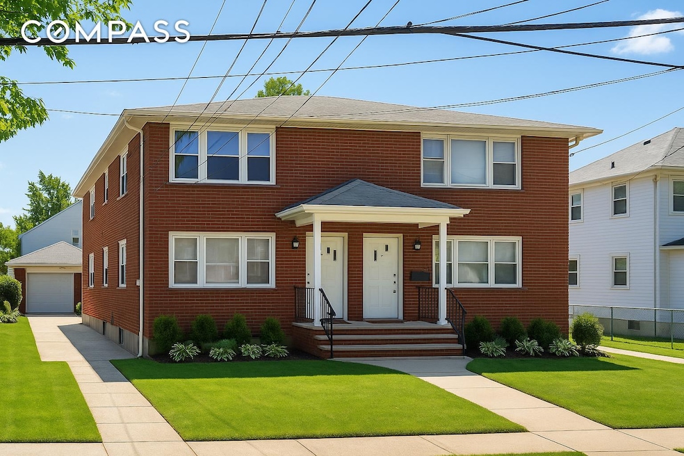 424 Cromwell Ave, Staten Island, NY 10305 - photo 1