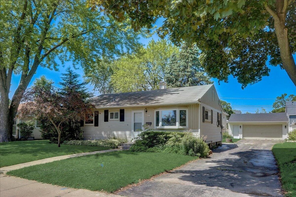 5031 N 126th St, Butler, WI 53007 - photo 1