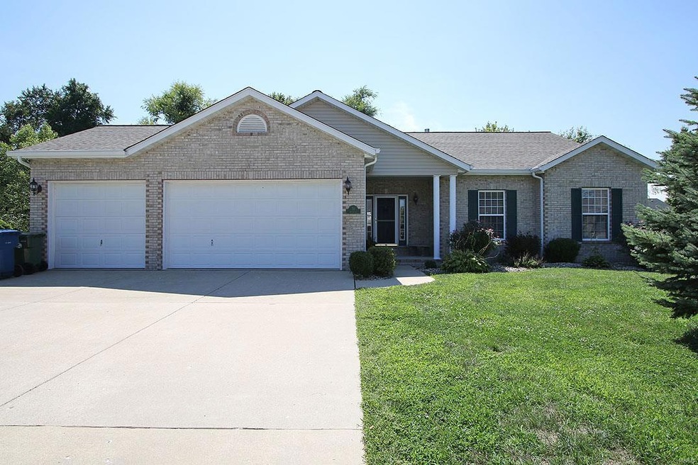 76 Annebriar Dr, Maryville, IL 62062 - photo 1