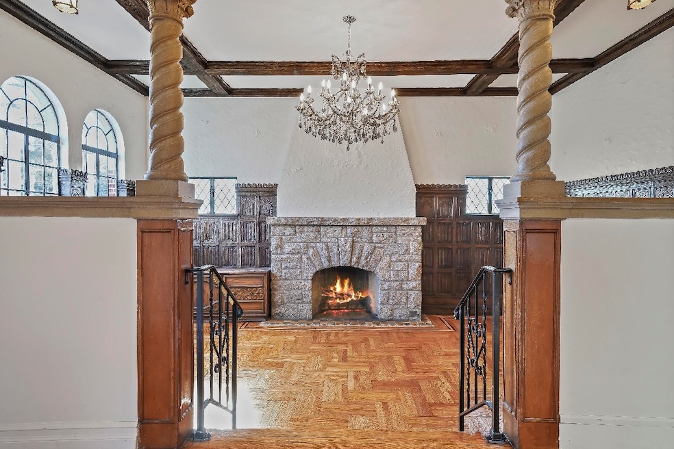 385 W 263rd St unit 1, Bronx, NY 10471 - photo 1