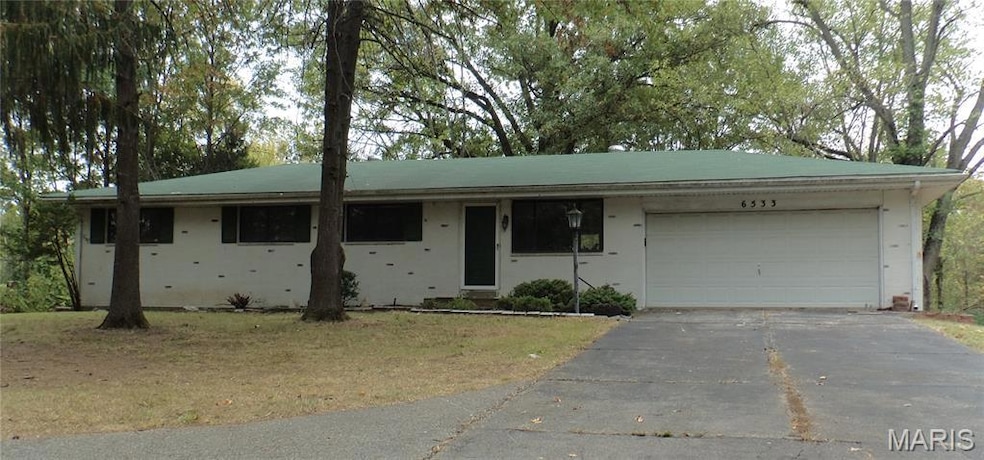 6533 Heintz Rd, Saint Louis, MO 63129 - photo 1