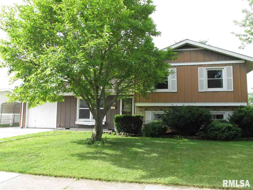 1837 W 36th St, Davenport, IA 52806 - photo 1