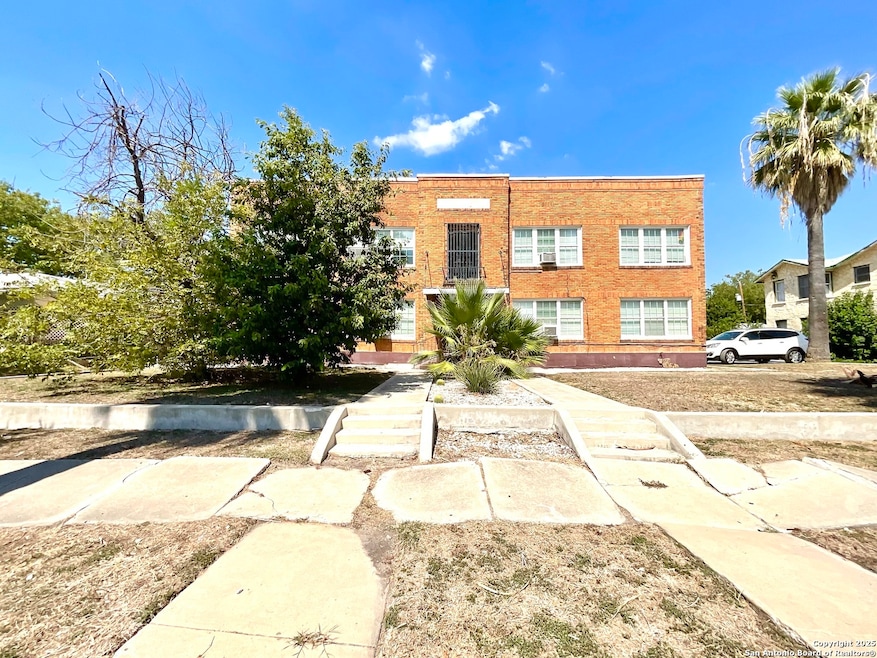 1409 W Woodlawn Ave unit 5, San Antonio, TX 78201 - photo 1