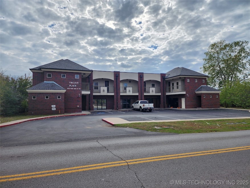 412 E B St unit 412 B, Jenks, OK 74037 - photo 1