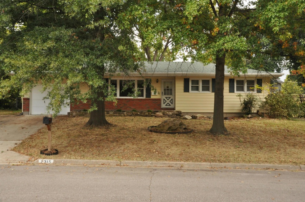 2315 Magnolia Dr