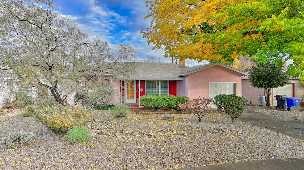 2924 Palomas Dr NE, Albuquerque, NM 87110 - photo 1
