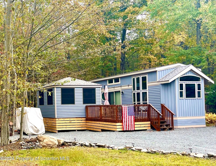 822 Goldfinch Ln unit S8-822, Covington Township, PA 18424 - photo 1