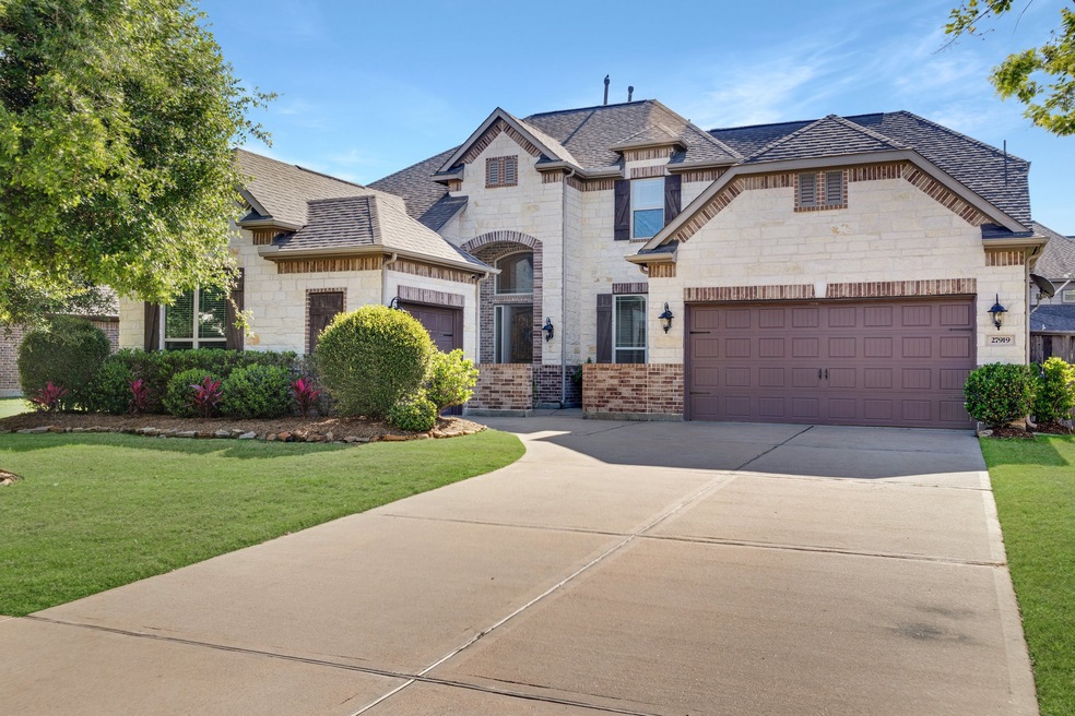 Welcome to 7919 Burchfield Grove Ln 
