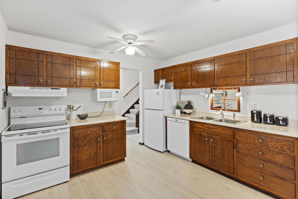 2355 Dorland Place E unit 94, Saint Paul, MN 55119 - photo 1