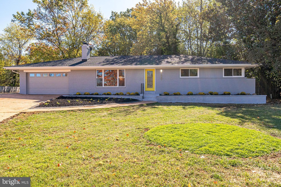 1001 Woods Place, Alexandria, VA 22302 - photo 1