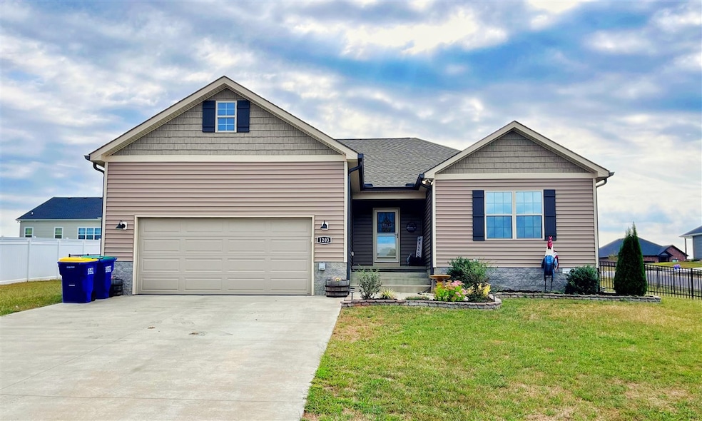 1203 Fredricksburg St, Franklin, KY 42134 - photo 1