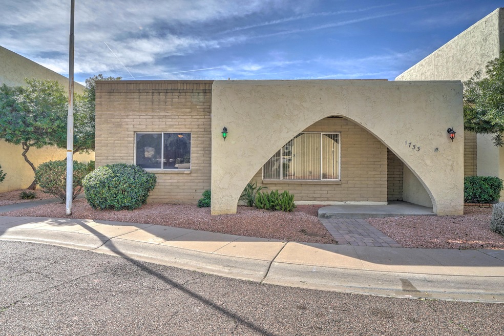 1733 W Citrus Way-1