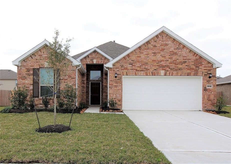 3914 Mountford Dr, Pearland, TX 77584 - photo 1