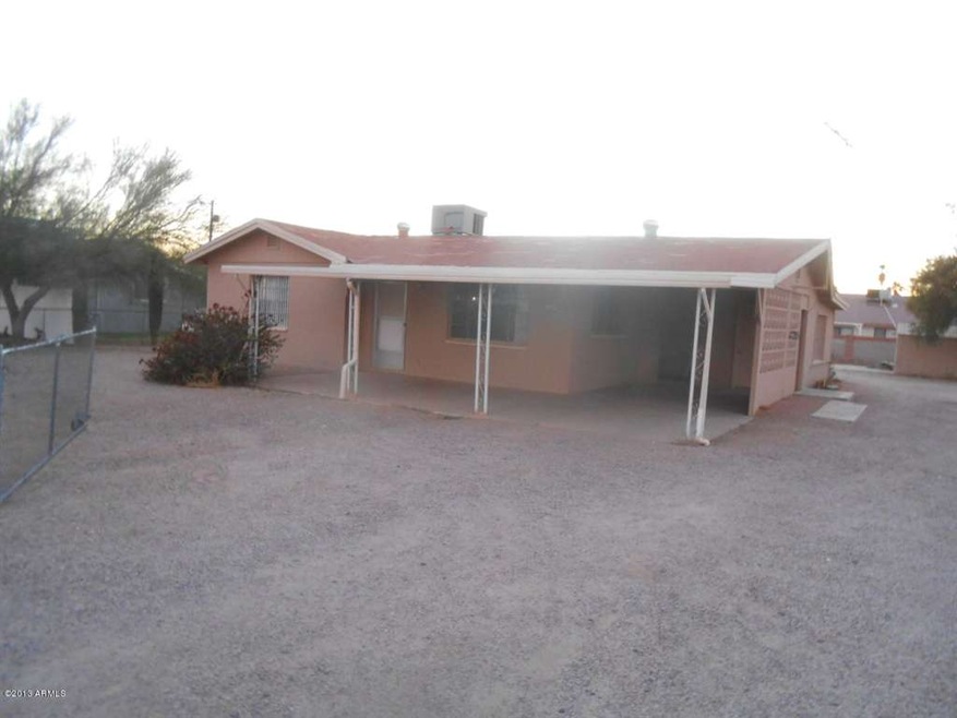 Saguaro-Front of home