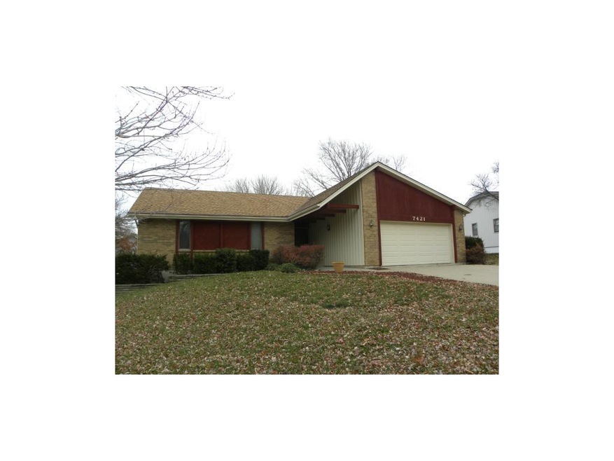 7421 Monrovia St, Shawnee, KS 66216 - photo 1