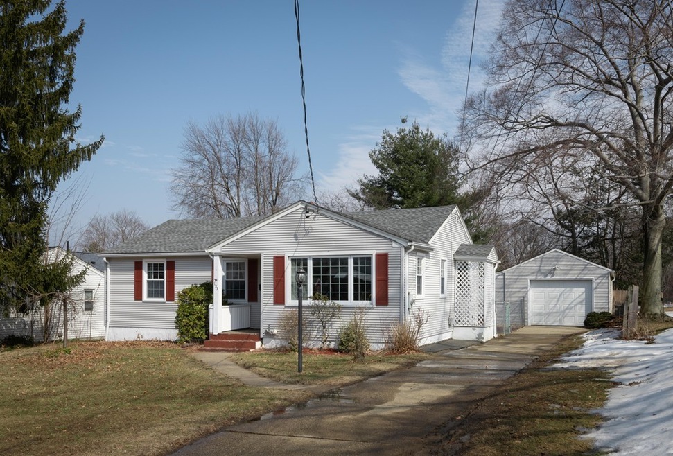 123 Moore St, Chicopee, MA 01013 - photo 1
