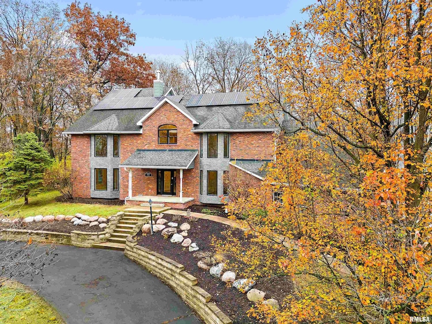 2211 Sheridan Rd, Pekin, IL 61554 - photo 1