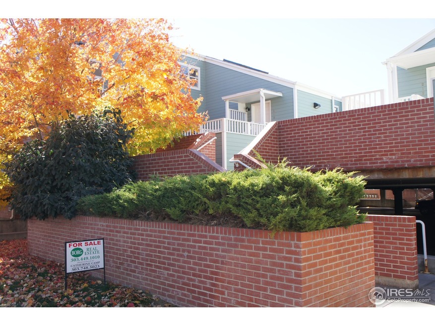 End unit with private entrance