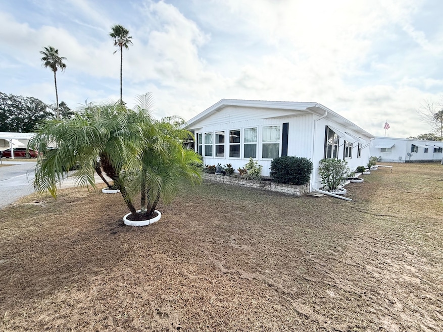 42 Oakwood Dr, Thonotosassa, FL 33592 - photo 1