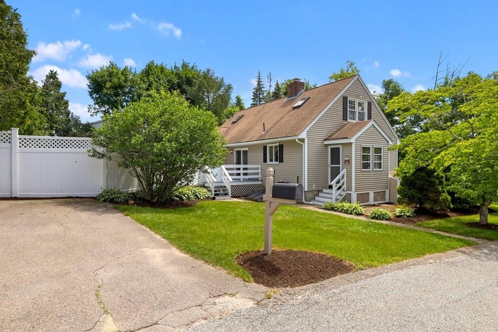 201 Dutcher St, Hopedale, MA 01747 - photo 1