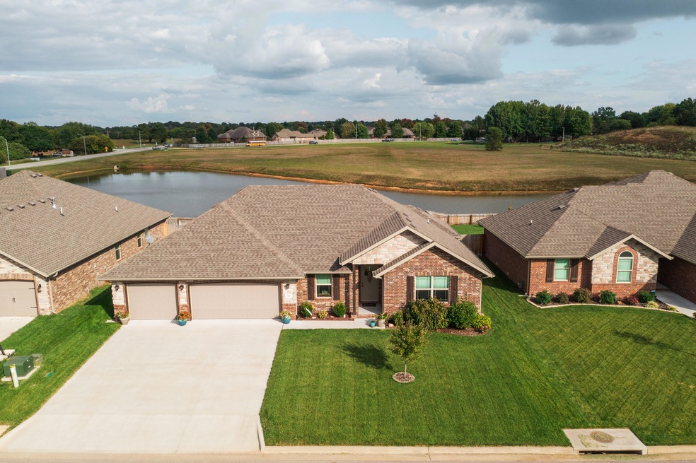 626NEagleParkCircle-53
