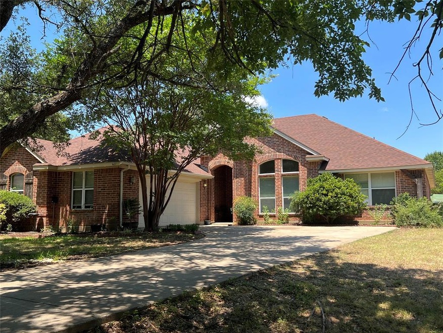 4402 Tall Timber Ct, Granbury, TX 76049 - photo 1