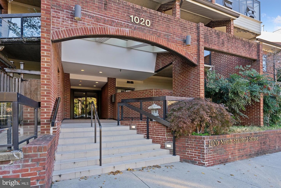 1020 N Stafford St unit 311, Arlington, VA 22201 - photo 1