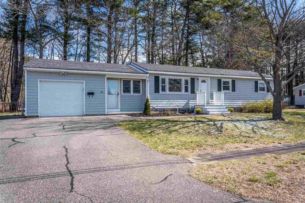 44 Suzanne Dr, Portsmouth, NH 03801 - photo 1